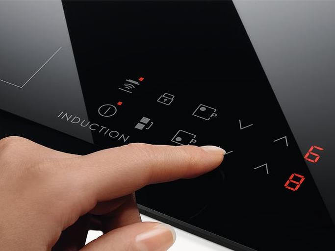 Варочная поверхность Electrolux LHR3233CK черный фото 5