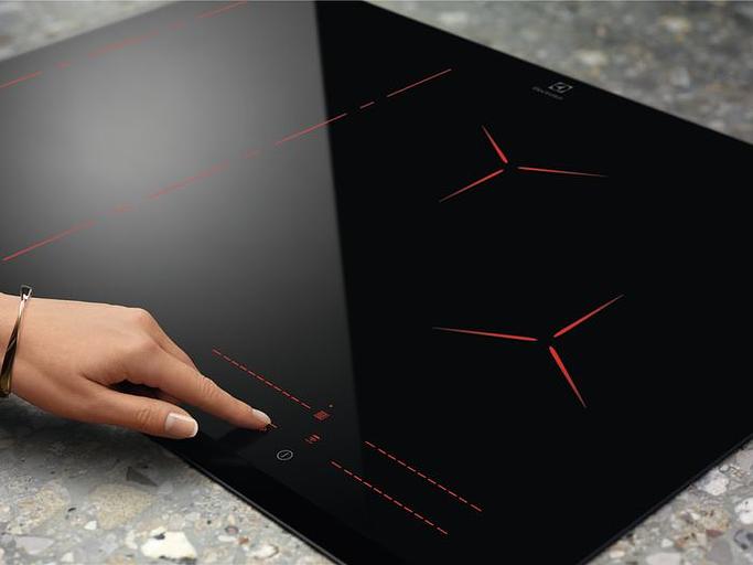 Индукционная варочная поверхность Electrolux EIP6446 черный фото 7