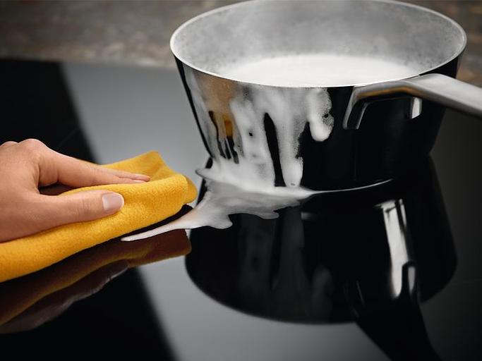 Индукционная варочная поверхность Electrolux EIP6446 черный фото 8