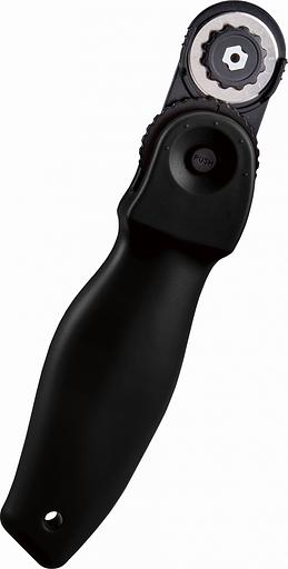 Нож роликовый Kw-Trio 03806BLACK диам.лез.28мм выдвижное лезвие 3 сменных лезвия пластик черный (упак.:1шт) блистер фото 1