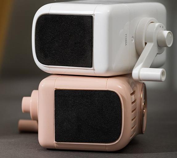 Точилка для карандашей механическая Deli E71165A 1 отверстие пластик ассорти фото 3