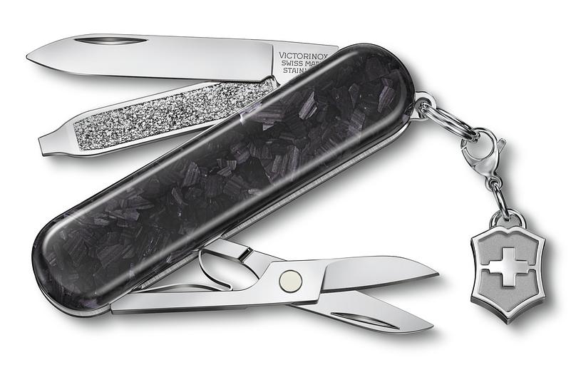 Нож перочинный Victorinox Classic Brilliant Carbon (0.6221.90) 58мм 5функц. черный/серебристый подар.коробка фото 1