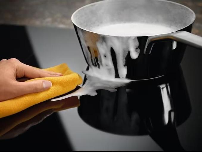 Индукционная варочная поверхность Electrolux LIR60430 черный фото 8