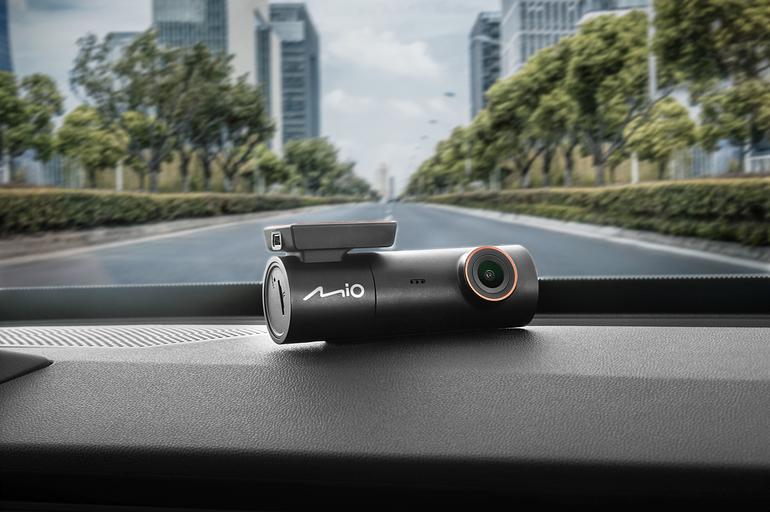 Видеорегистратор Mio MiVue J30 черный 3.6Mpix 1440x2560 1440p 150гр. MSTAR SSC337 фото 5