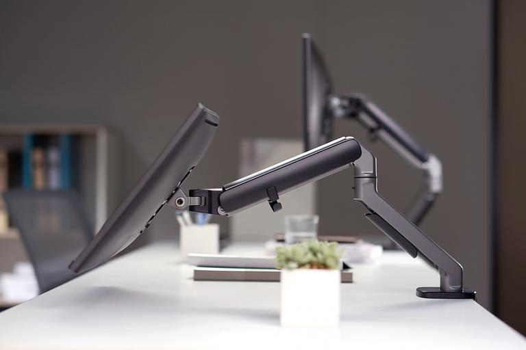 Кронштейн для мониторов Ultramounts UM734BL серый/черный 17"-27" макс.7кг крепление к столешнице поворот и наклон фото 10