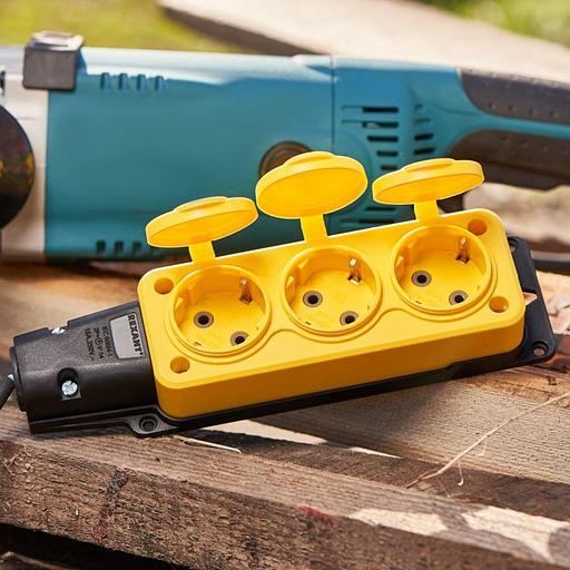 REXANT 111-126 Розетка каучуковая 3 гнезда с крышкой (колодка) желтая, с/з, 16А, IP54 фото 4