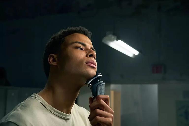 Бритва роторная Philips S5898/35 реж.эл.:3 питан.:элек.сеть/аккум. черный/серый фото 7