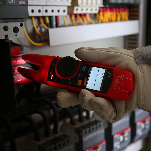 Токоизмерительные клещи UNI-T Токоизмерительные клещи UT256B, 1000В, 200А, 60МОм, вилка (525623) фото 7