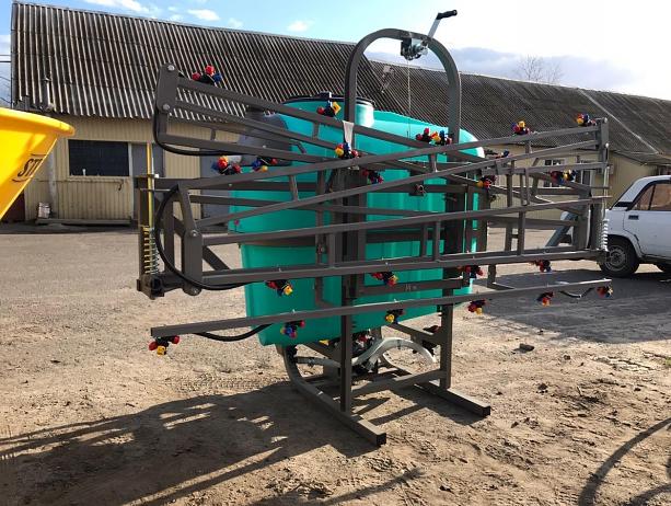 Опрыскиватель полевой фото 1