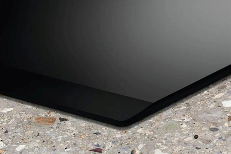 Индукционная варочная поверхность Electrolux EIV84550 черный фото 3