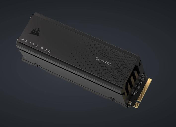 Твердотельный диск 1TB Corsair MP700 PRO, M.2, PCI-E 5.0 x4, TLC 3D NAND [R/W - 11700/9600 MB/s] with Air Cooler фото 1