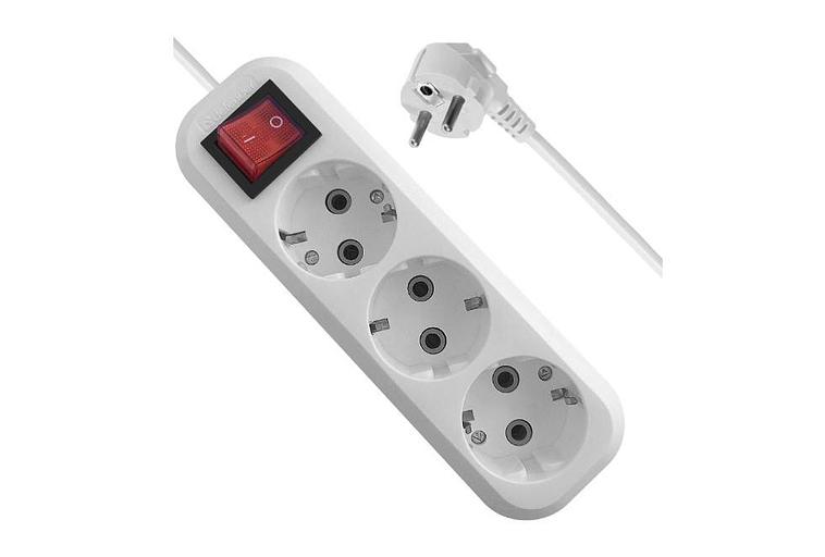 Defender Удлинитель с заземлением L330 16 А, 15 м, заземление, выключатель фото 1