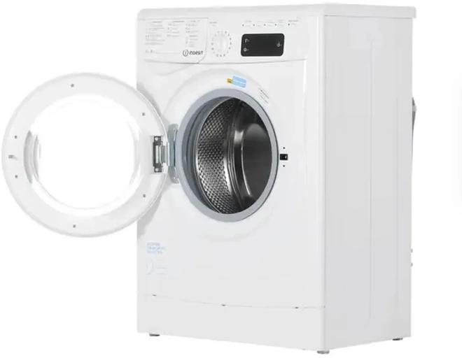 Стиральная машина Indesit IWSE 6105 B CIS.L класс: A загр.фронтальная макс.:6кг белый фото 3