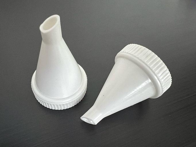 Воронка для флакона с тонером белая (горло 38мм) фото 1