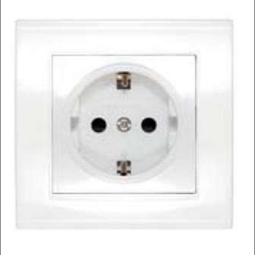 Розетка 1-м СП Бриллиант 16А IP20 с заземл. защ. шторки бел. UNIVersal 7947632 фото 1