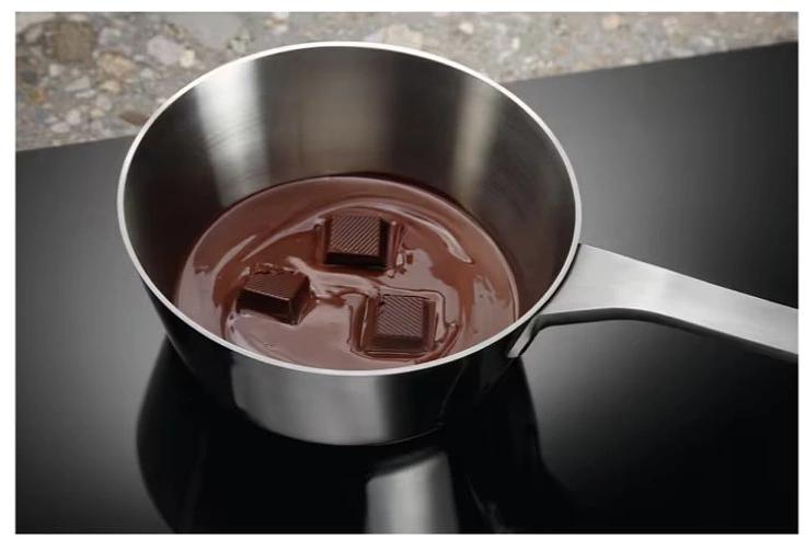 Индукционная варочная поверхность Electrolux EIV85453 черный фото 8