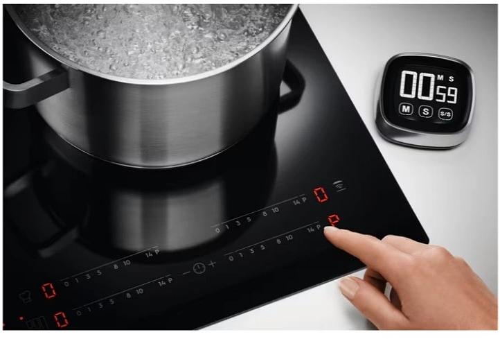 Индукционная варочная поверхность Electrolux EIV85453 черный фото 9