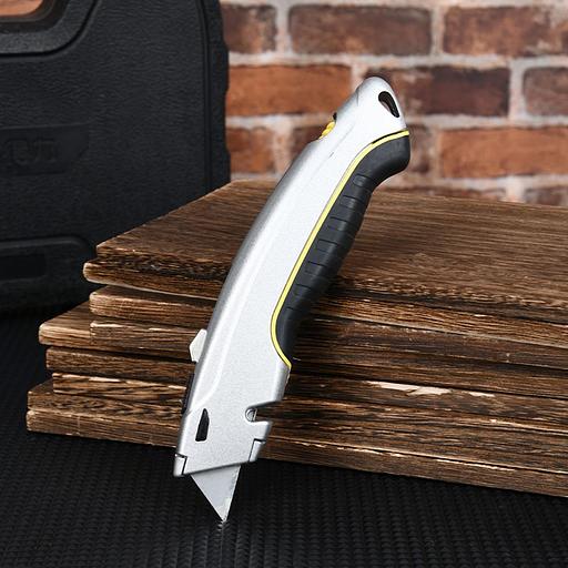 Нож Deli Универсальный нож с Т-образным лезвием Deli DL410 19мм, длина 170мм, в комплекте 3 лезвия SK5, алюминиевый корпус резиновой вставкой фото 2