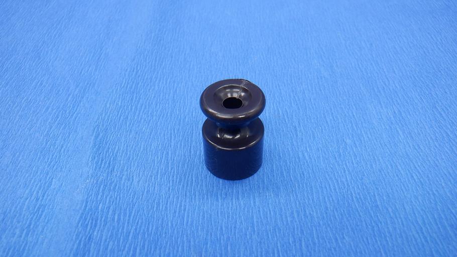 Изолятор пластиковый (100 штук в упаковке) Коричневый фото 1