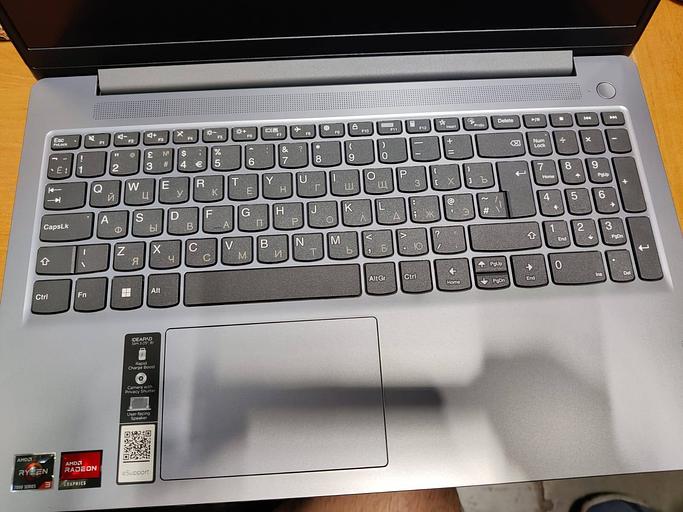 Ноутбук LENOVO IdeaPad Slim 3 15AMN8, серый, 15.6" 1920x1080/AMD Ryzen 3 7320U/RAM 8Гб/SSD 256Гб/AMD Radeon Graphics/ENG|RUS/DOS, 1.62 кг 82XQ00K0UE фото 2