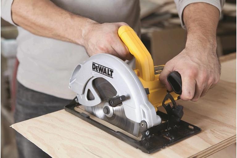Циркулярная пила (дисковая) DeWalt DWE560K 1350Вт (ручная) (6687415) фото 6