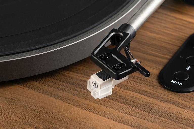 Проигрыватель виниловых дисков Phaze Audio Diana Цвет: Орех [Walnut] фото 2