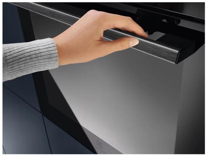 Духовой шкаф Электрический Electrolux EOD6F77WZ черный фото 4