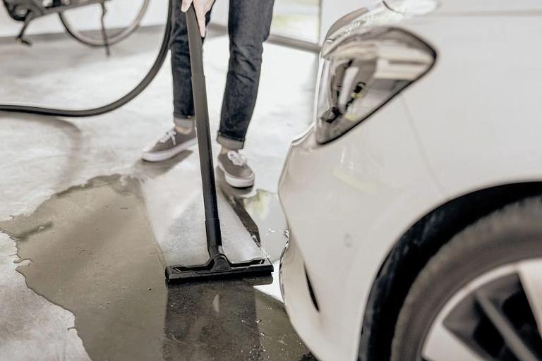 Строительный пылесос Karcher KWD 3 S V-17/4/20 Anniversary Edition 1000Вт (уборка: сухая/сбор воды) черный фото 2
