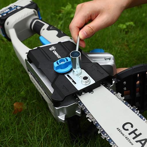 DEKO DKCHS 40 PRO Пила цепная аккумуляторная бесщеточная [083-2002] { 2х20В, 2x4.0Ач, двойное з/у } фото 6