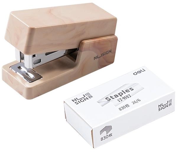Степлер мини Deli NS083C BEIGE Nusign 24/6 26/6 (25листов) бежевый 830скоб пластик коробка фото 1