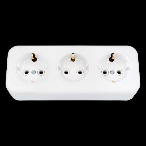 Беларусь Розетка тройная наружная с заземлением фото 1