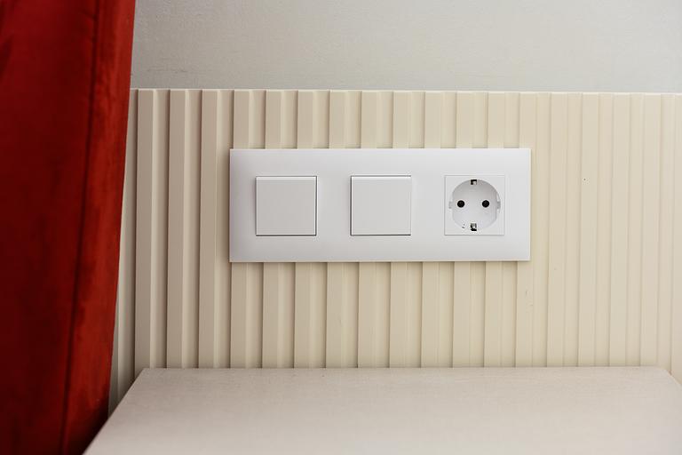 SKANDY Рамка 3-местная SK-F03W арктический белый IEK фото 2