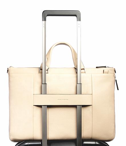 Деловая сумка женская Piquadro Than CA4021S135/BE с отделением для ноутбука бежевый натур.кожа фото 3