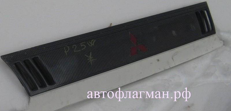 Решетка радиатора Mitsubishi Delica фото 1