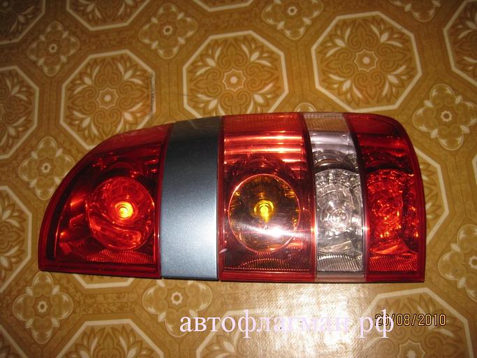 Стоп-сигнал Toyota Noah фото 1