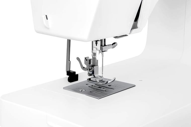 Швейная машина Comfort 3040 белый фото 7