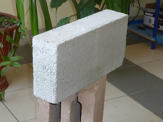 Блок перегородочный бетонный М-35 полнотелый опт фото 1