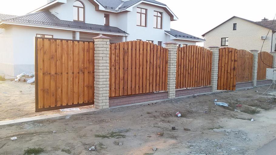 Комбинированные заборы опт фото 6