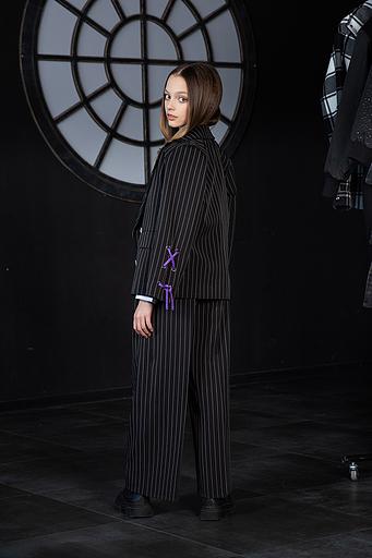 Двубортный чёрный жакет в полоску со шнуровкой на рукавах для девочки ОПТ фото 4