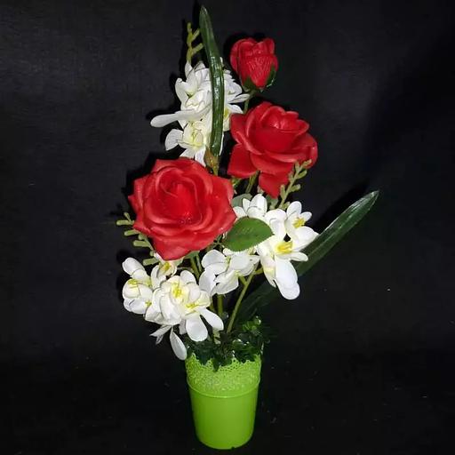 Букет интерьерных цветов красные с белыми в кашпо 45см фото 1