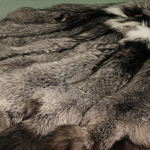 Шкурки лисицы «Серебристо-чёрная», опт фото 2