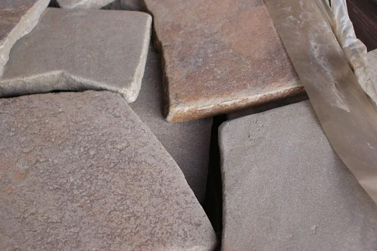 Песчаник галтованный Ручейник Хаки /м2 (40 мм) фото 1