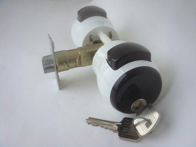 Ручка дверная «круглая» с нажимной кнопкой неповоротная с трубчатым механизмом замка, опт фото 1