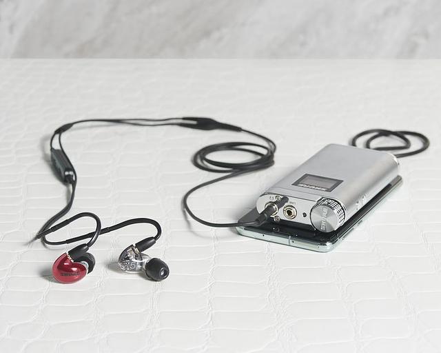 Внутриканальные наушники Shure SE53BARD+UNI-EFS фото 4