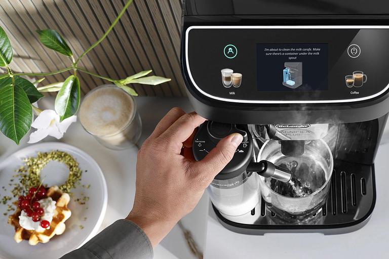 Кофемашина Delonghi Magnifica Plus ECAM320.60.B 1450Вт черный фото 6
