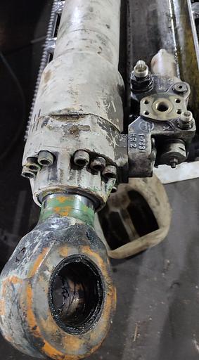 Ремонт гидроцилиндров экскаваторов, тракторов Hyundai в г. Санкт-Петербурге фото 1