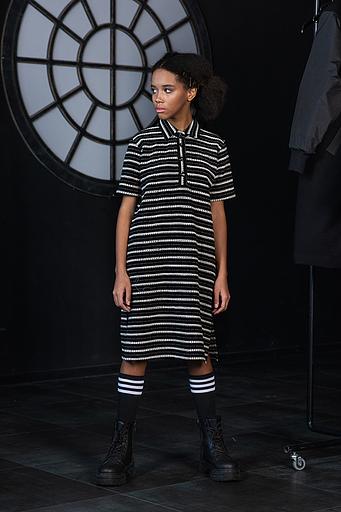 Чёрно-белое трикотажное платье-поло в полоску на девочку ОПТ фото 2