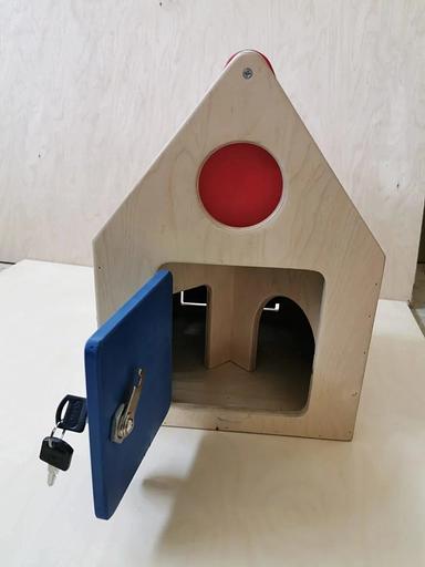 Тактильно-развивающий комплекс «Домик с дверцами и замочками» фото 5