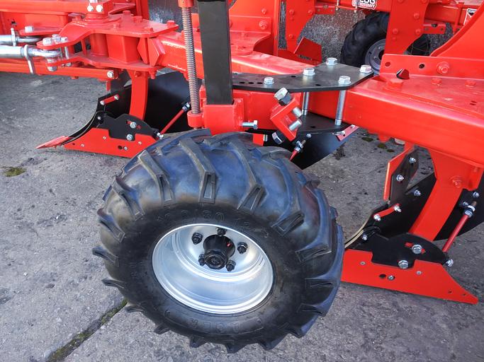 Плуг оборотный РО 3+ с болтовой защитой, рама 120х120х8, Euro-Masz фото 2