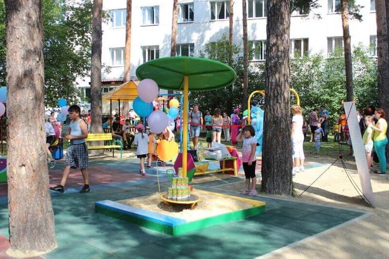 Услуги по укладке плитки, бесшовных покрытий из резиновой крошки фото 7